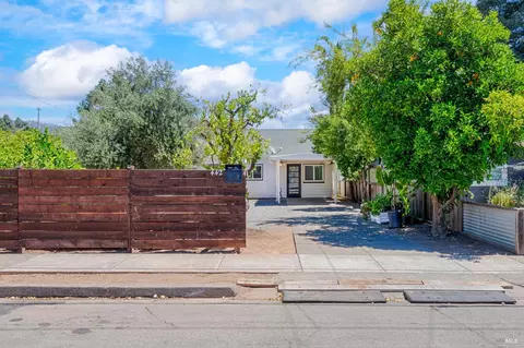 442 N Jefferson St, Cloverdale, CA 95425