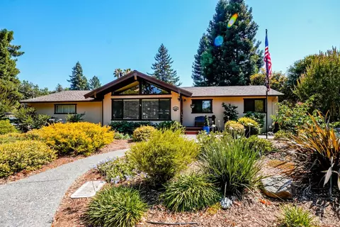 2049 W F St, Napa, CA 94558