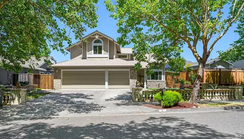 5 Starling Dr, Petaluma, CA 94954