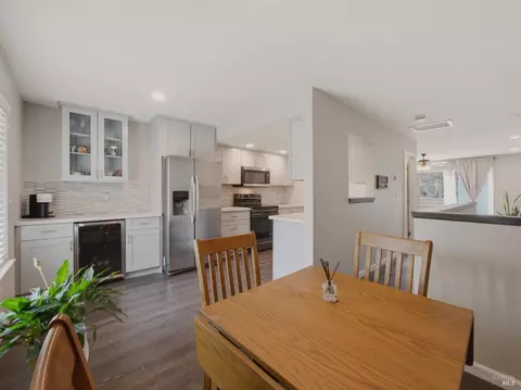 2984 Yulupa Ave, Santa Rosa, CA 95405