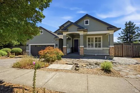 1455 Great Heron Dr, Santa Rosa, CA 95409