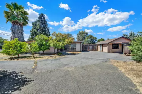 1290 Sweetbriar Dr, Napa, CA 94558