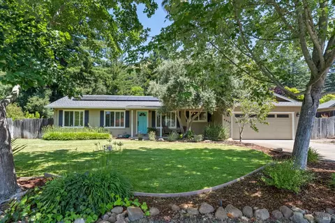 6537 Birch Dr, Santa Rosa, CA 95404