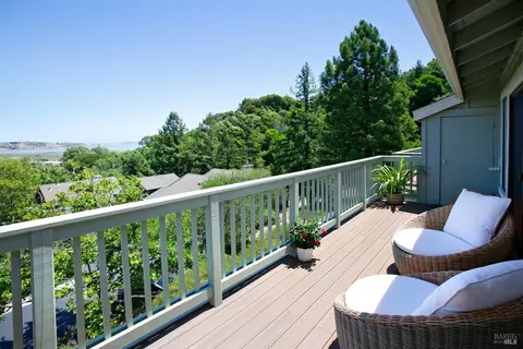 Exterior - 34 Laurel Dr, Corte Madera, CA 94925 photo 2 of 6