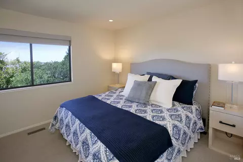 Bedroom - 34 Laurel Dr, Corte Madera, CA 94925 photo 3 of 4
