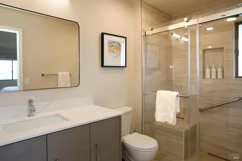 Bath - 34 Laurel Dr, Corte Madera, CA 94925 photo 2 of 3