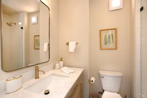 Bath - 34 Laurel Dr, Corte Madera, CA 94925 photo 3 of 3