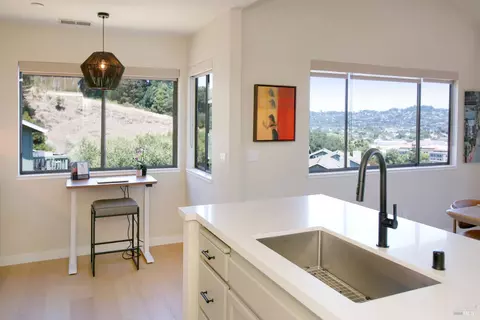 Kitchen - 34 Laurel Dr, Corte Madera, CA 94925 photo 1 of 1