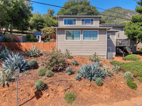 3310 Riviera West Dr, Kelseyville, CA 95451