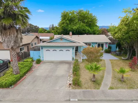 19295 Junipero Serra Dr, Sonoma, CA 95476
