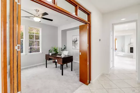 Entry Way - 438 E Poplar St, Vallejo, CA 94592 photo 3 of 10