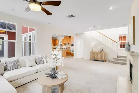 Living - 438 E Poplar St, Vallejo, CA 94592 photo 7 of 10
