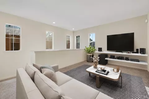 Living - 438 E Poplar St, Vallejo, CA 94592 photo 2 of 10