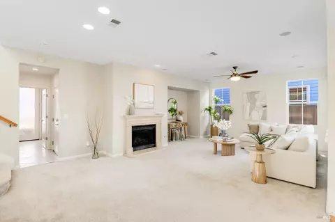 Living - 438 E Poplar St, Vallejo, CA 94592 photo 4 of 10