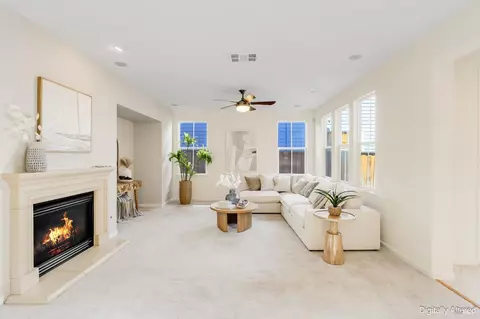 Living - 438 E Poplar St, Vallejo, CA 94592 photo 5 of 10