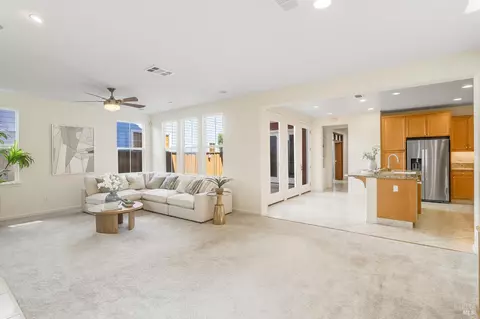 Living - 438 E Poplar St, Vallejo, CA 94592 photo 9 of 10