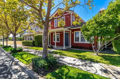 Exterior - 438 E Poplar St, Vallejo, CA 94592 photo 4 of 8