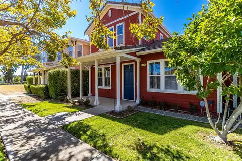Exterior - 438 E Poplar St, Vallejo, CA 94592 photo 5 of 8