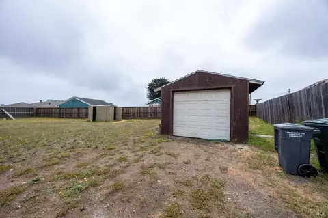 Exterior - 1135 Bay View St, Bodega Bay, CA 94923 photo 10 of 11