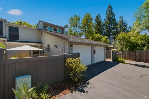 2648 Michelle Ct, Napa, CA 94558