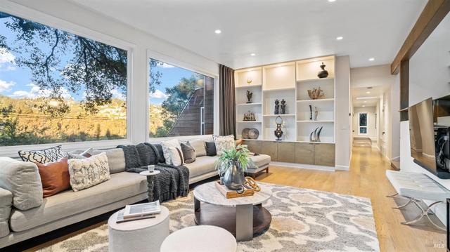 5595 Estates Dr, Oakland, CA 94618