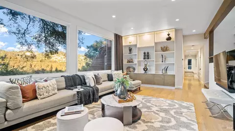 5595 Estates Dr, Oakland, CA 94618