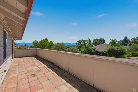 Exterior - 46 Clement Ct, Napa, CA 94558 photo 5 of 10