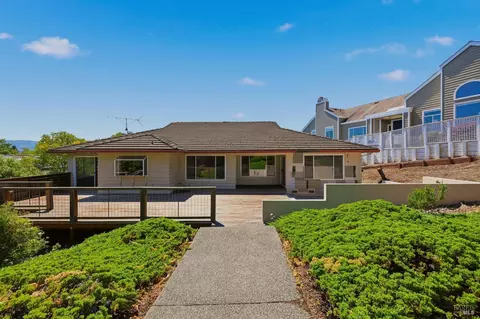 Exterior - 46 Clement Ct, Napa, CA 94558 photo 4 of 10