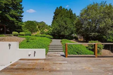 Exterior - 46 Clement Ct, Napa, CA 94558 photo 2 of 10