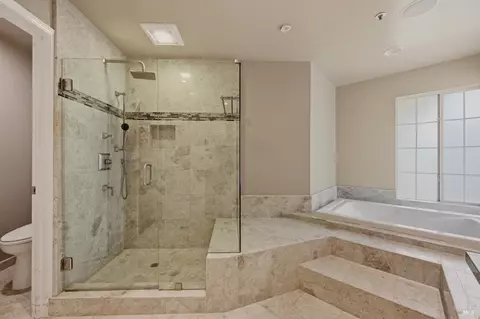Bath - 46 Clement Ct, Napa, CA 94558 photo 3 of 4