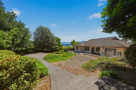 Exterior - 46 Clement Ct, Napa, CA 94558 photo 9 of 10