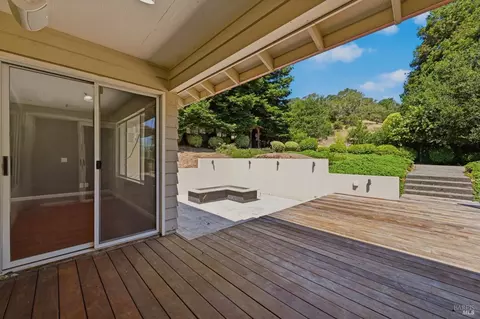 Exterior - 46 Clement Ct, Napa, CA 94558 photo 7 of 10