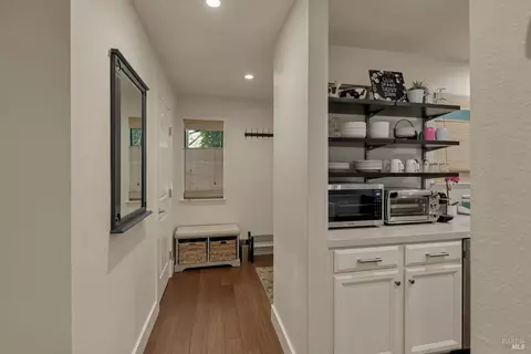 Entry Way - 225 2nd St E #7, Sonoma, CA 95476 photo 2 of 3