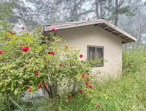 38401 Upper Rd, Willits, CA 95490
