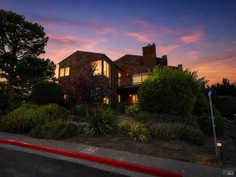 Exterior - 101 Headlands Ct, Sausalito, CA 94965 photo 4 of 7
