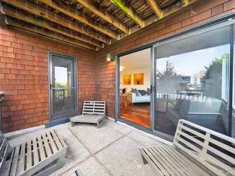 Exterior - 101 Headlands Ct, Sausalito, CA 94965 photo 2 of 7