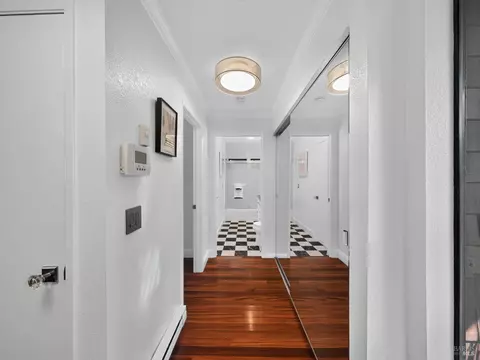Entry Way - 101 Headlands Ct, Sausalito, CA 94965 photo 2 of 3