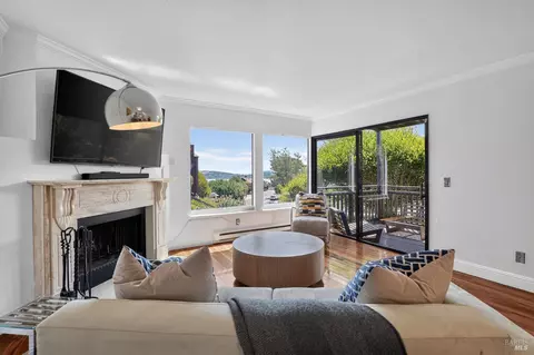 Living - 101 Headlands Ct, Sausalito, CA 94965 photo 1 of 3