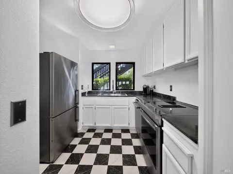 Kitchen - 101 Headlands Ct, Sausalito, CA 94965 photo 3 of 3