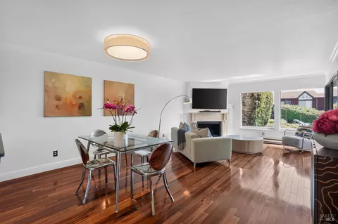 Dining - 101 Headlands Ct, Sausalito, CA 94965 photo 3 of 4