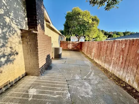Exterior - 446 Whitney Ave, Vallejo, CA 94589 photo 3 of 3