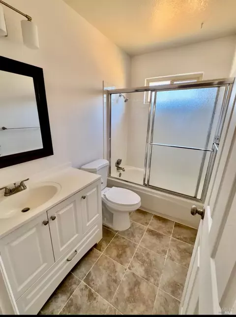 Bath - 446 Whitney Ave, Vallejo, CA 94589 photo 1 of 2