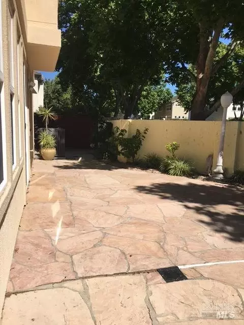27 Newport Landing Dr, Novato, CA 94949