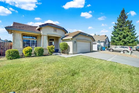 Exterior - 525 Schooner Ridge Dr, Dixon, CA 95620 photo 3 of 12
