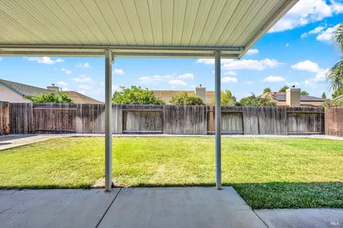 Exterior - 525 Schooner Ridge Dr, Dixon, CA 95620 photo 11 of 12