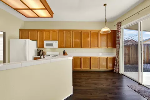 Kitchen - 525 Schooner Ridge Dr, Dixon, CA 95620 photo 1 of 9