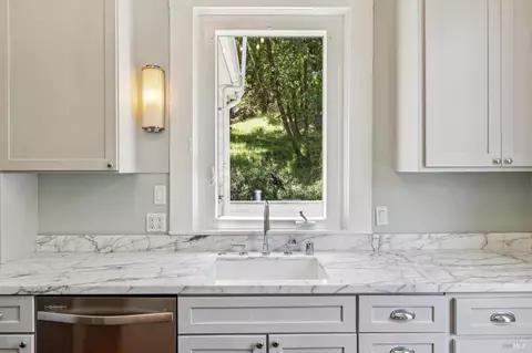 Kitchen - 14 Sentinel Ct, San Rafael, CA 94901 photo 3 of 4
