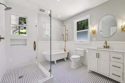 Bath - 14 Sentinel Ct, San Rafael, CA 94901 photo 1 of 2