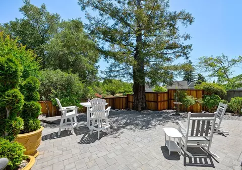 Exterior - 533 Carnation Ct, Sonoma, CA 95476 photo 6 of 9