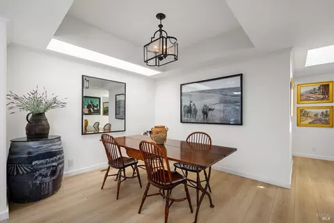 Dining - 533 Carnation Ct, Sonoma, CA 95476 photo 3 of 4